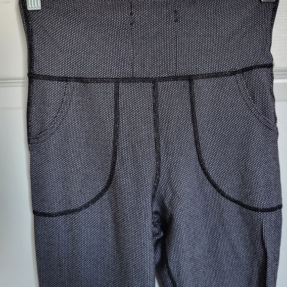 Lululemon skinny will pants - Picture 3 of 6